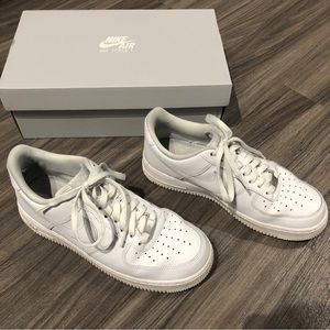 white Nike Air Force 1 ‘07 men’s 8.5 US women’s 10 US with box